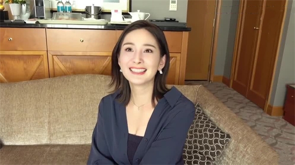 AI-杨幂-开房初体验